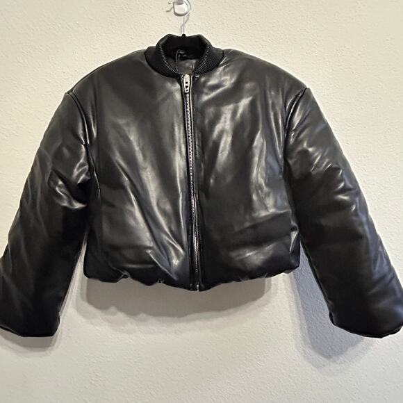 NEW Free People x BlankNYC Bold Blend Faux Leather Crop Puffer Bomber Jacket XS - Picture 4 of 11